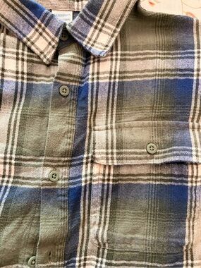 Big Kids 100% Plaid Button-Down Flannel Shirt in Green & Blue - Therabouts